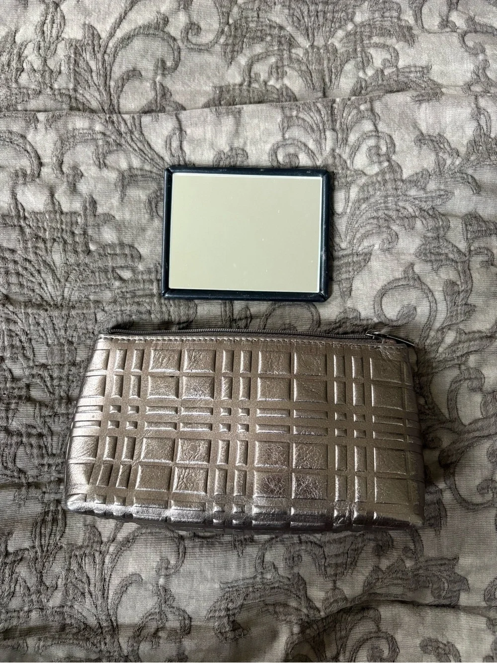 Burberry Metallic Gry/Sil Quilted LeatherZipPouch&BottegaVeneta LeatherCompactMi